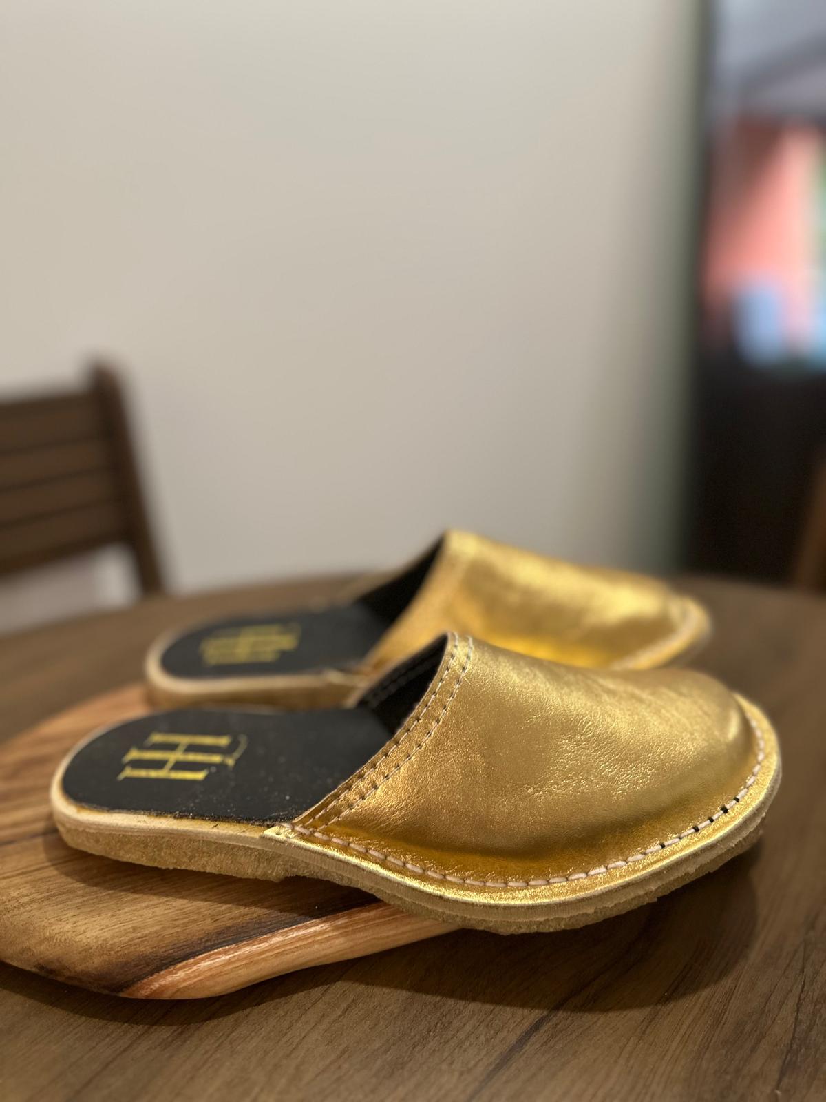 Zapas Cuero Liso Doradas