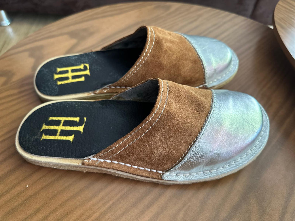 Zapas Clásicas combinadas Plateado con Gamuza Marrón
