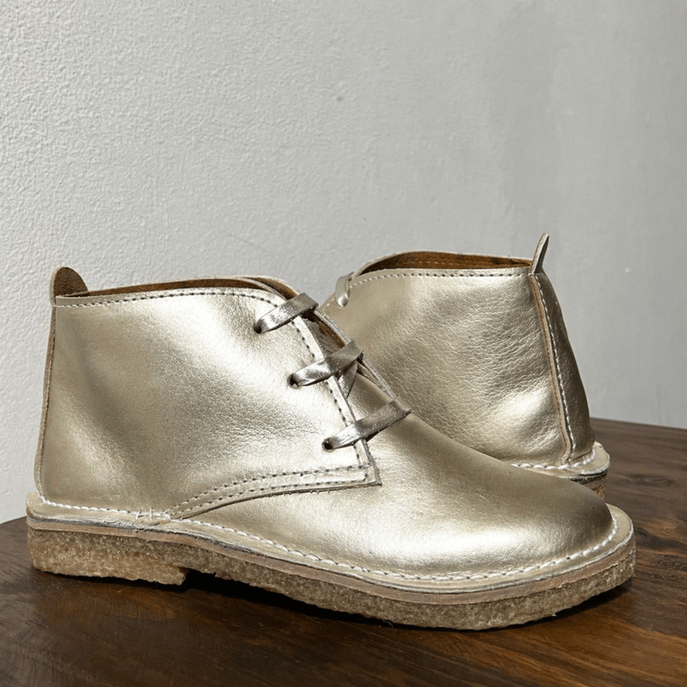 Botas Fray Mocho Cuero liso Doradas