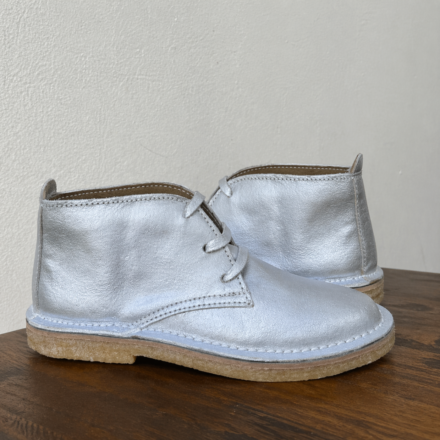 Botas Fray Mocho Cuero liso Plateadas